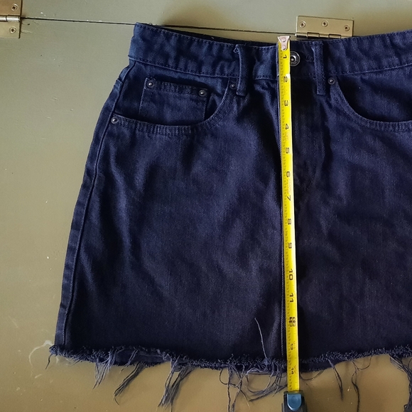 Zara Authentic Denim by TRF Black Distressed Raw Hem Denim Miniskirt Size Small - Picture 4 of 6